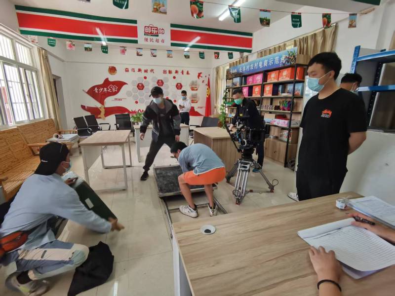 盐边县广告片拍摄公司：极简主义践行者，少即是多的视觉哲学